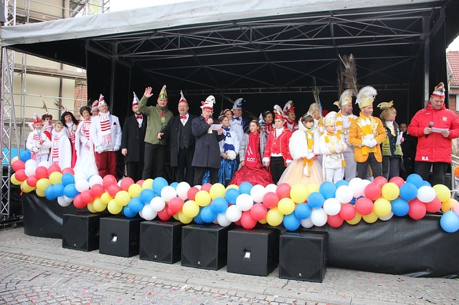 Rosenmontag auf dem Markt Sondershausen (Foto: Karl-Heinz Herrmann)