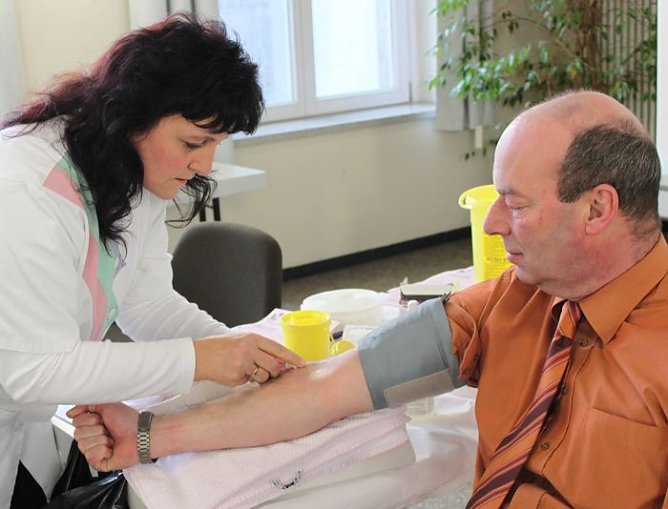 An der Nadel (Foto: J. Piper) An der Nadel (Foto: J. Piper)