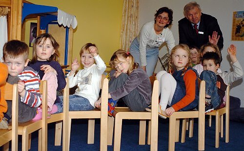 Neue Stühle (Foto: Wiethoff) Neue Stühle (Foto: Wiethoff)