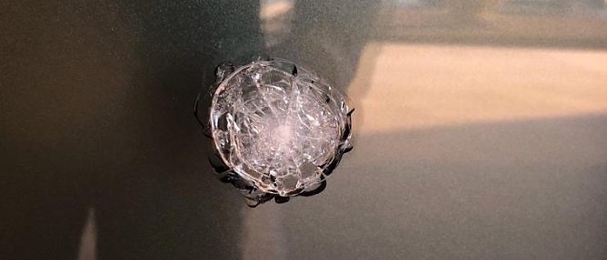 Einschuss (Foto: O.Zintl) Einschuss (Foto: O.Zintl)