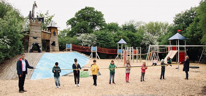 Der Spielplatz auf dem Petersberg wurde heute neu eröffnet (Foto: agl) Der Spielplatz auf dem Petersberg wurde heute neu eröffnet (Foto: agl)