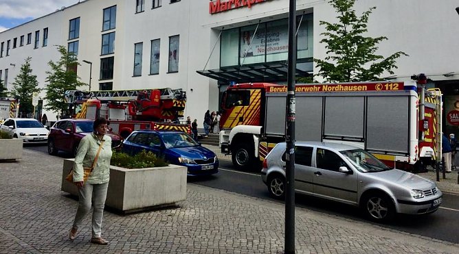 Einsatz an der Marktpassage (Foto: Eva Maria Wiegand) Einsatz an der Marktpassage (Foto: Eva Maria Wiegand)