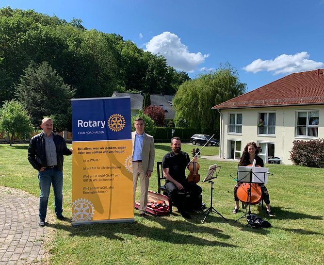 Musik f&uuml;r Senioren -  im Mai war der Rotary Club zu Gast im Sonnenhof (Foto: Danny Kais)