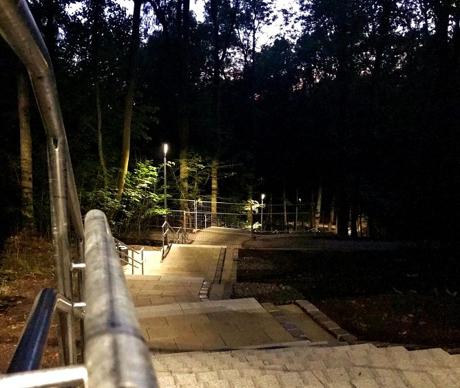 Die neue Gehegetreppe bei Nacht (Foto: Stadtverwaltung Nordhausen) Die neue Gehegetreppe bei Nacht (Foto: Stadtverwaltung Nordhausen)