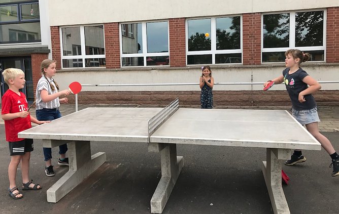 Außen-Tischtennisanlage in Wipperdorf (Foto: K.Herntrich) Außen-Tischtennisanlage in Wipperdorf (Foto: K.Herntrich)