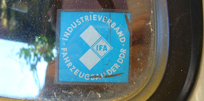 Altes IFA-Logo (Foto: Konrad Aust/wikimedia commons) Altes IFA-Logo (Foto: Konrad Aust/wikimedia commons)