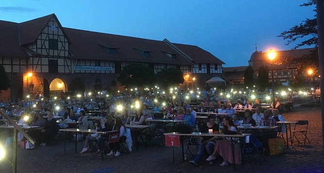 Stimmungsvolle Abende bei den Heringer Sommern&auml;chten  (Foto: Hessensound)