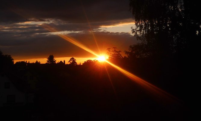 Sonnenuntergang (Foto: B.Thielbeer) Sonnenuntergang (Foto: B.Thielbeer)