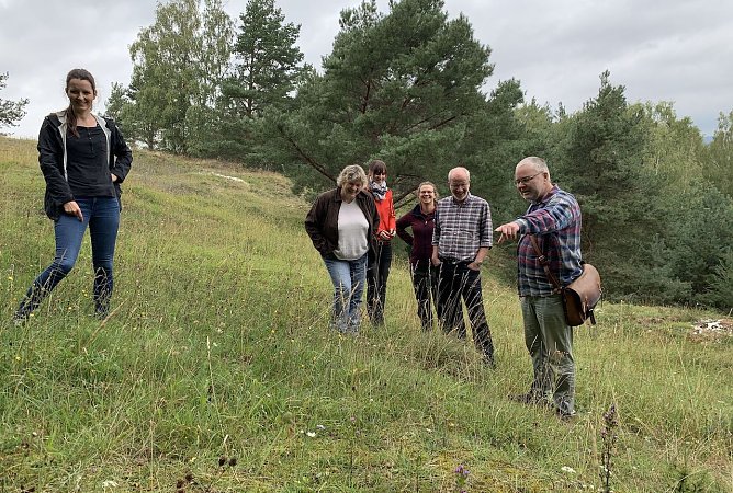 Hoher Besuch für Naturschützer (Foto: Landschaftspflegeverband Südharz/Kyffhäuser ) Hoher Besuch für Naturschützer (Foto: Landschaftspflegeverband Südharz/Kyffhäuser )