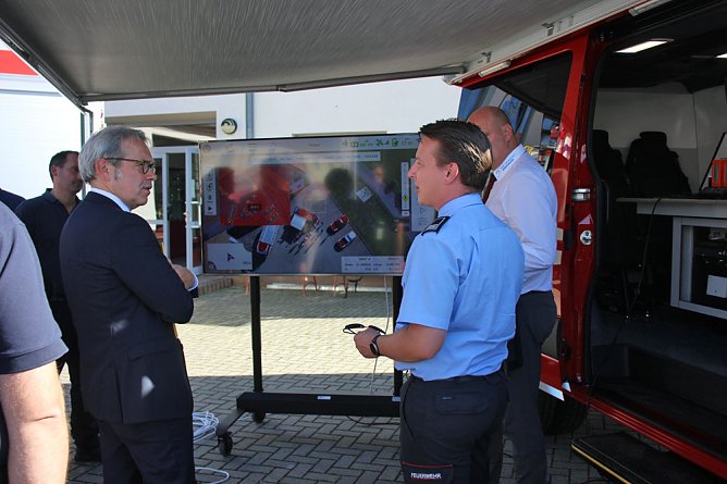 Thüringer Jugend wieder mehr von Feuerwehr begeistert (Foto: Karl-Heinz Herrmann) Thüringer Jugend wieder mehr von Feuerwehr begeistert (Foto: Karl-Heinz Herrmann)
