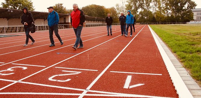 Prima Zusammenarbeit: die Nordh&auml;user Leichathleten freuen sich den Hohekreuzsportplatz bald wieder nutzen zu k&ouml;nnen (Foto: agl)