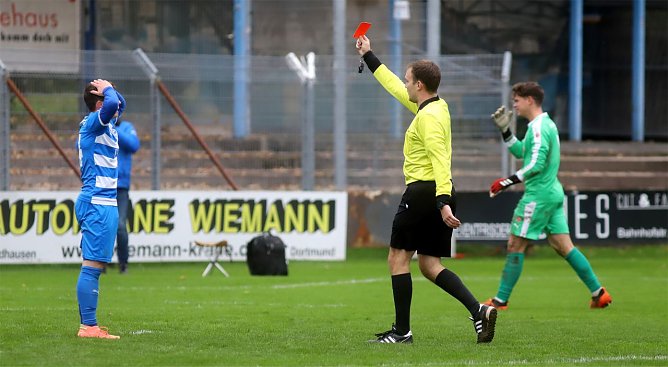 Rote Karte f&uuml;r Lukas Ortlepp (Foto: FSV Wacker 90 Nordhausen)
