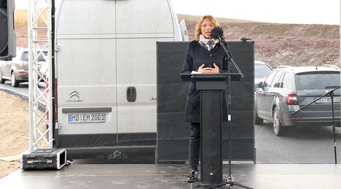 Staatssekret&auml;rin Susanna Karawanskij lobt das umfangreiche Projekt (Foto: oas)