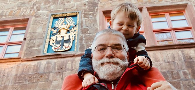 F&uuml;r den "goldenen Theo" gab es heute wenigstens eine kleine, feierliche Enth&uuml;llung (Foto: agl)