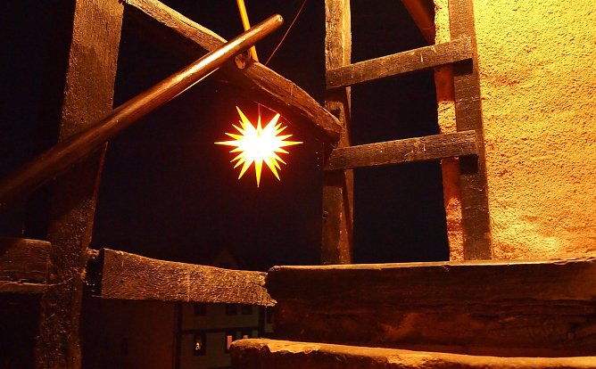 Geschm&uuml;ckte Kirchen erwarten die Gl&auml;ubigen (Foto: R.Englert)