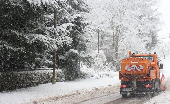 Winterdienst im Winterwald (Foto: nnz-Arciv) Winterdienst im Winterwald (Foto: nnz-Arciv)