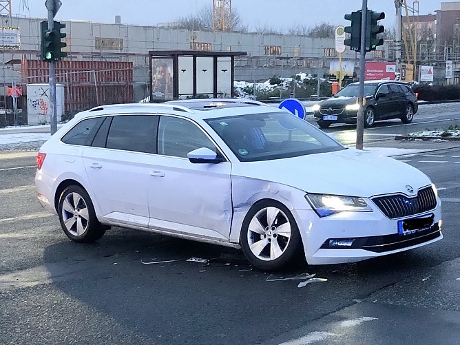Unfall am Taschenberg in Nordhausen (Foto: S.Dietzel) Unfall am Taschenberg in Nordhausen (Foto: S.Dietzel)