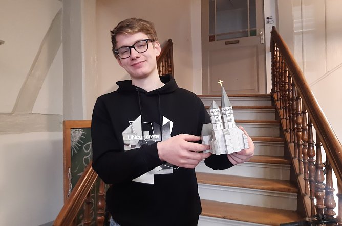 Kirchen-Bastelsatz (Foto: F.Tuschy) Kirchen-Bastelsatz (Foto: F.Tuschy)