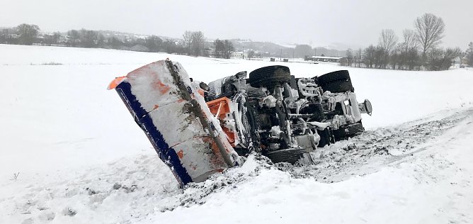 Auch R&auml;um- und Streufahrzeuge hatte es "erwischt" (Foto: M. Jendricke)