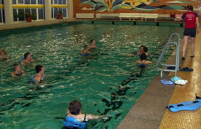 Gymnastik im Wasser (Foto: privat)
