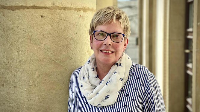 Doris Gunkel ist morgen 30 Jahre Gewandmeisterin (Foto: W.Rauschning)