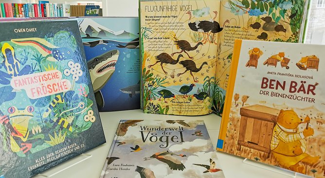 Spannende Sachbücher zu Tieren (Foto: Stadtverwaltung NDH) Spannende Sachbücher zu Tieren (Foto: Stadtverwaltung NDH)