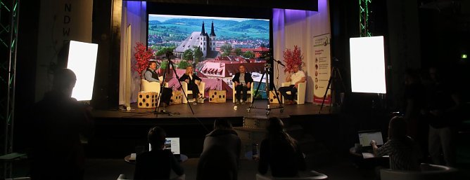 Quarantäne für Landratskandidaten nach Podiumsdiskussion im Clubhaus (Foto: agl) Quarantäne für Landratskandidaten nach Podiumsdiskussion im Clubhaus (Foto: agl)