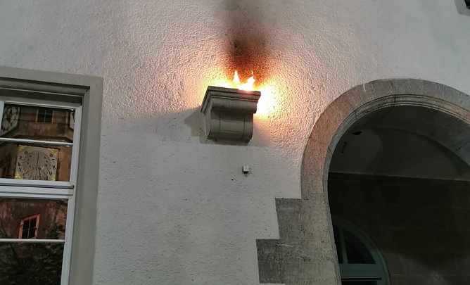 Brandanschlag auf das Rathaus (Foto: PI NDH)