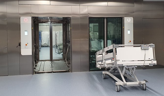 Neue maschinelle Bettenaufbereitung im S&uuml;dharz Klinikum (Foto: SHK)