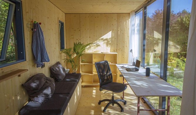 Innenansicht eines "Tiny Office" (Foto: CoWorkLand Genossenschaft)