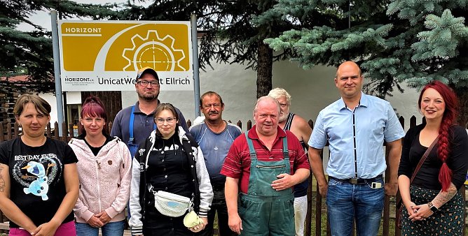 Bürgermeister Pasenow beim Horizont Verein (Foto: Horizont) Bürgermeister Pasenow beim Horizont Verein (Foto: Horizont)