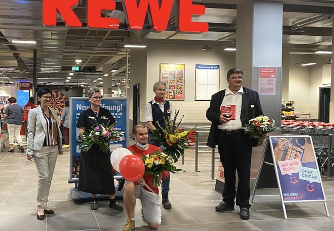 Kathleen Viol, Manuela George, Andr&eacute; Becke, Sylvia Hartmann und Stefan Bachmann (v.l.n.r.) (Foto: oas)