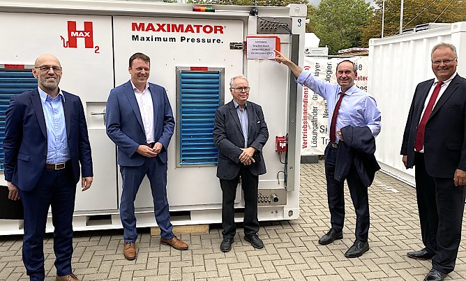 Torsten Heilmann, Mathias Kurras, Helmut G&uuml;nter, Hubert Aiwanger und Norbert Hein (v.l.n.r) (Foto: oas)