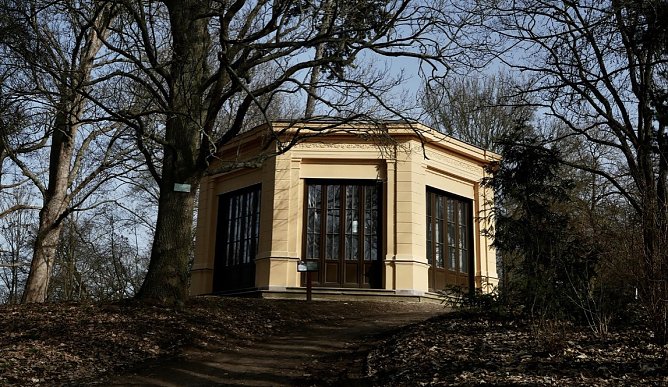 Der Pavillon im Park Hoherode (Foto: H.Haase)