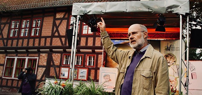 Prof. Harald Lesch war gestern Abend zu Gast am Klima-Pavillon in Nordhausen (Foto: agl) Prof. Harald Lesch war gestern Abend zu Gast am Klima-Pavillon in Nordhausen (Foto: agl)