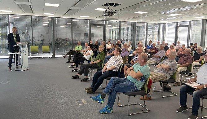 Sven D&ouml;rrmann bei seinem Rechenschaftsbericht (Foto: WBG)