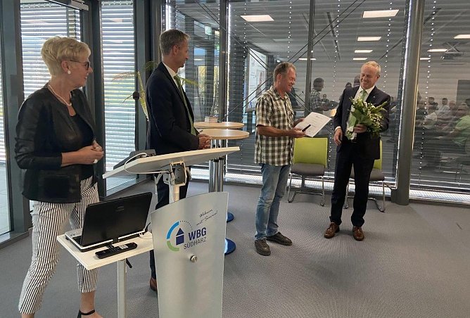 W&uuml;rdigung f&uuml;r Detlef Helbing (2.v.r.) (Foto: WBG)