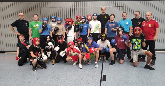 Blocktraining mit Boxern aus Sachen und Baden-W&uuml;rttemberg (Foto: SSV Saalfeld)
