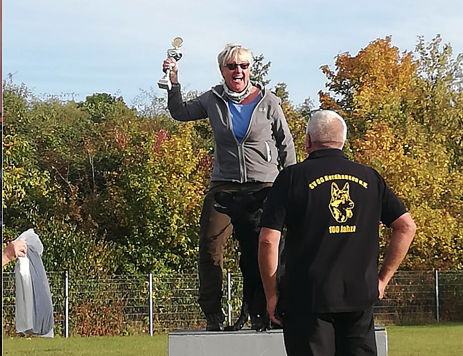 Landesmeister wurden Sylvia Hecker aus Kraftsdorf mit ihrer H&uuml;ndin Anne vom Distelgut  (Foto: Antje Krause)