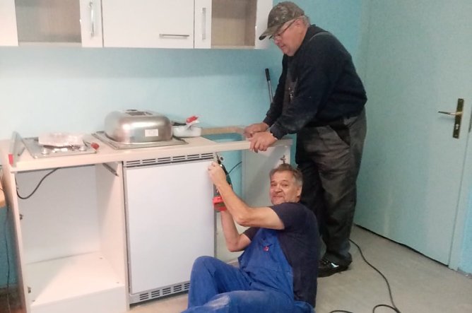 Eine Küche für den Verein (Foto: G.Zeitler) Eine Küche für den Verein (Foto: G.Zeitler)