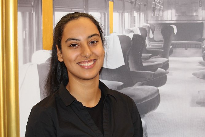 Die junge Restaurantfachfrau Imane freut sich auf die Arbeit in Nordhausen (Foto: Eva Wiegand) Die junge Restaurantfachfrau Imane freut sich auf die Arbeit in Nordhausen (Foto: Eva Wiegand)