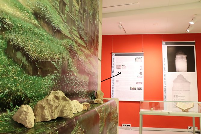 In der Flohburg ist zur Zeit die Sonderausstellung "Die j&uuml;dischen Friedh&ouml;fe in Bleicherode, S&uuml;lzhayn und Werna" zu sehen (Foto: Stadtverwaltung Nordhausen)