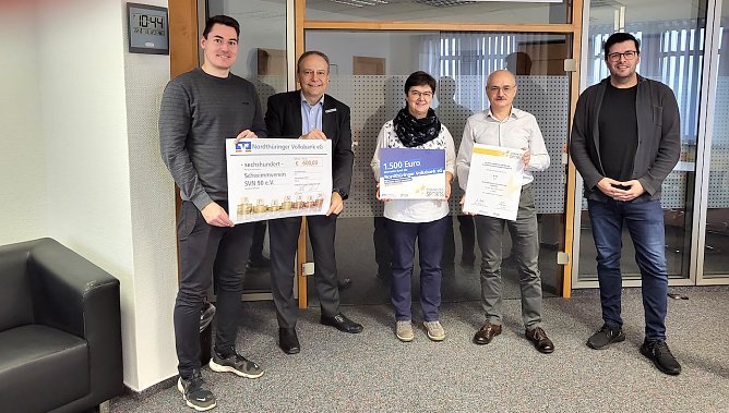 Ein Preis f&uuml;r die Nordh&auml;user Schwimmer (Foto: Katrin Westphal)