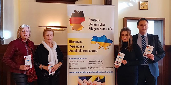 Martina Röder, Silvia Böhme, Svitlana Lutsiv, Stefan Röder (v. l. n. r.) (Foto: DUPV e.V.) Martina Röder, Silvia Böhme, Svitlana Lutsiv, Stefan Röder (v. l. n. r.) (Foto: DUPV e.V.)