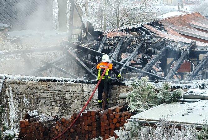 L&ouml;scharbeiten dauern noch an (Foto: nnz)
