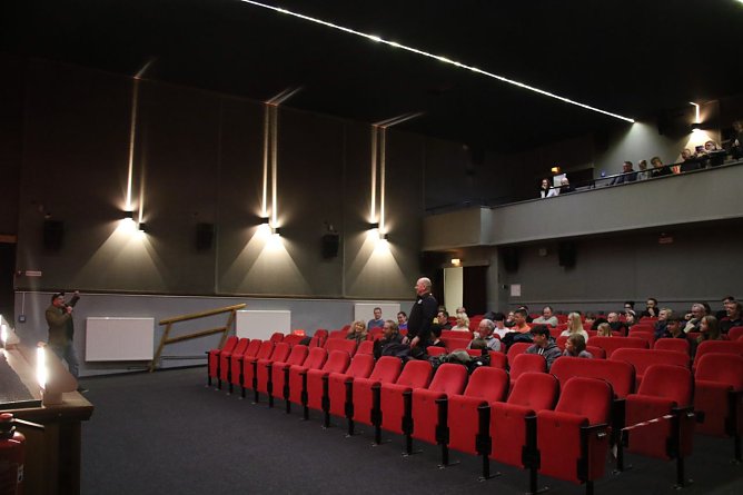 Vorhang auf im Filmtheater Bleicherode (Foto: agl) Vorhang auf im Filmtheater Bleicherode (Foto: agl)