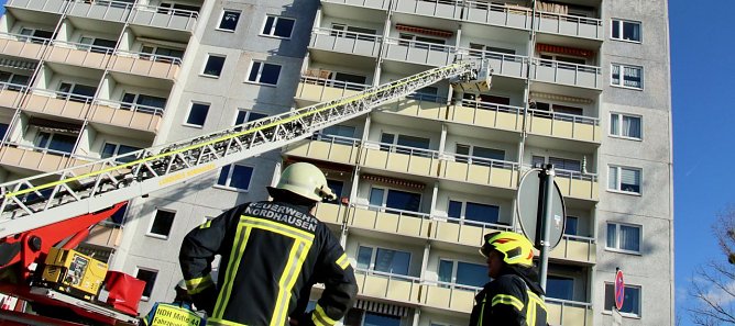 Großeinsatz in Nordhausen Nord (Foto: agl) Großeinsatz in Nordhausen Nord (Foto: agl)