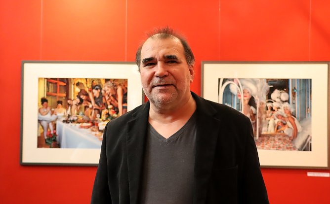 Olaf Martens in seiner Ausstellung imm Kunsrhaus (Foto: Stadtverwaltung Nordhausen) Olaf Martens in seiner Ausstellung imm Kunsrhaus (Foto: Stadtverwaltung Nordhausen)