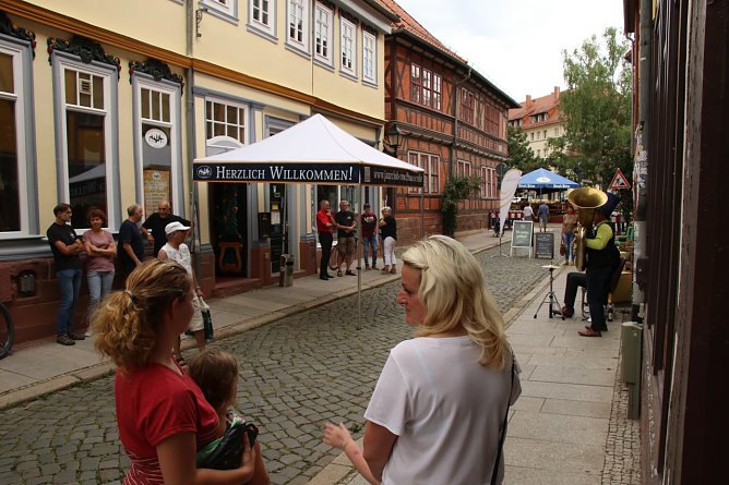 Die Er&ouml;ffnung der "Jazzmangel" in der Barf&uuml;&szlig;erstra&szlig;e musste vergangenes Jahr wie viele andere Veranstaltungen auch in abgespeckter Form und im kleinen Kreis stattfinden (Foto: agl)