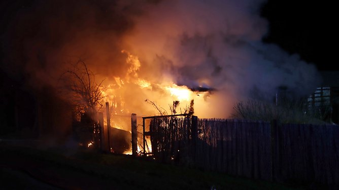 Gartenlaubenbrand in Nordhausen  (Foto: Lukas M&uuml;hlhause)
